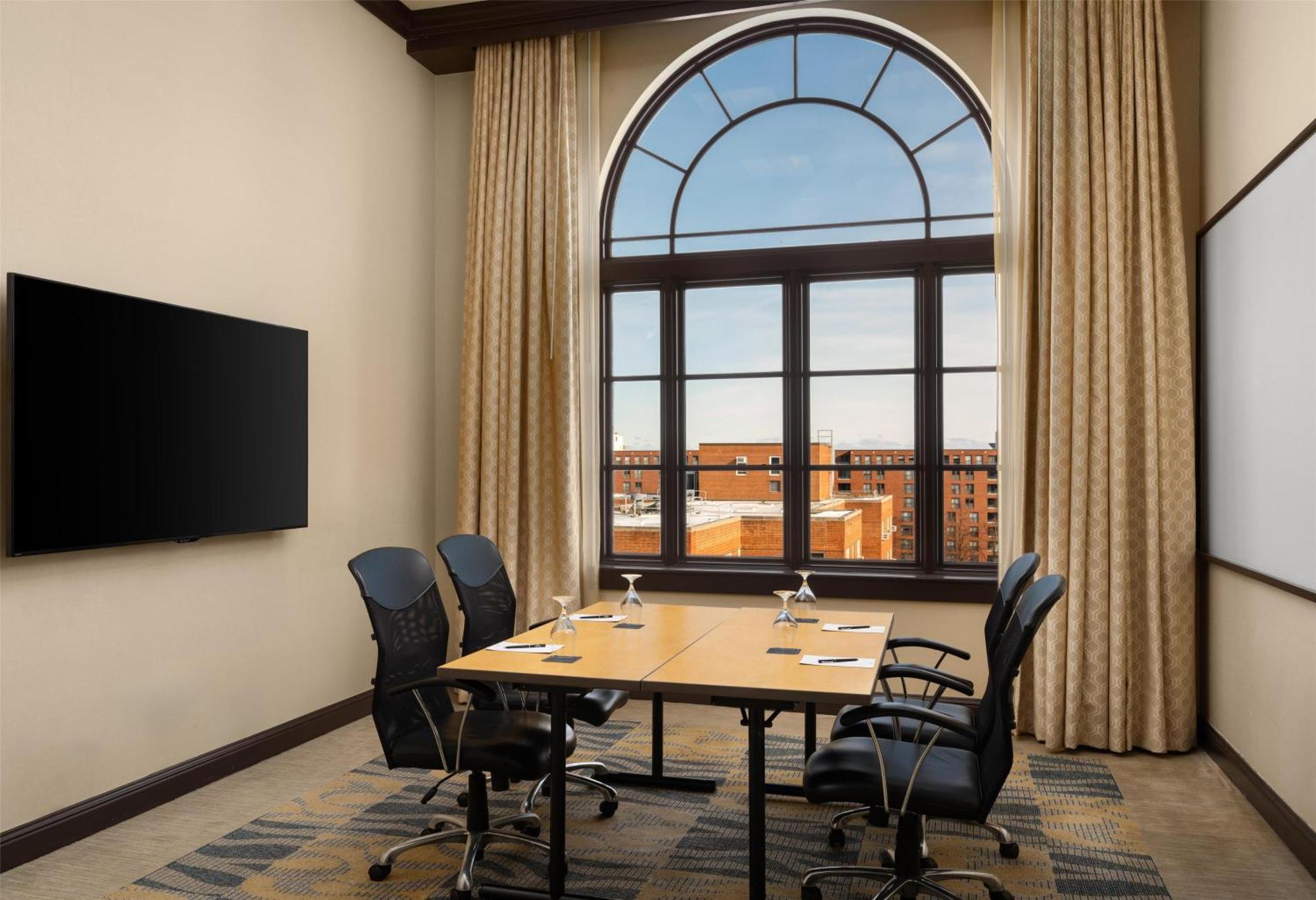 Hotel Hilton Orrington/evanston 4*
